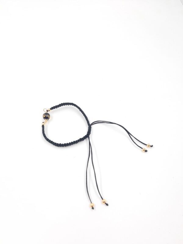 Juoda minimalistinė apyrankė